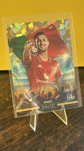 Diogo dalot topps - dalot, 25/50